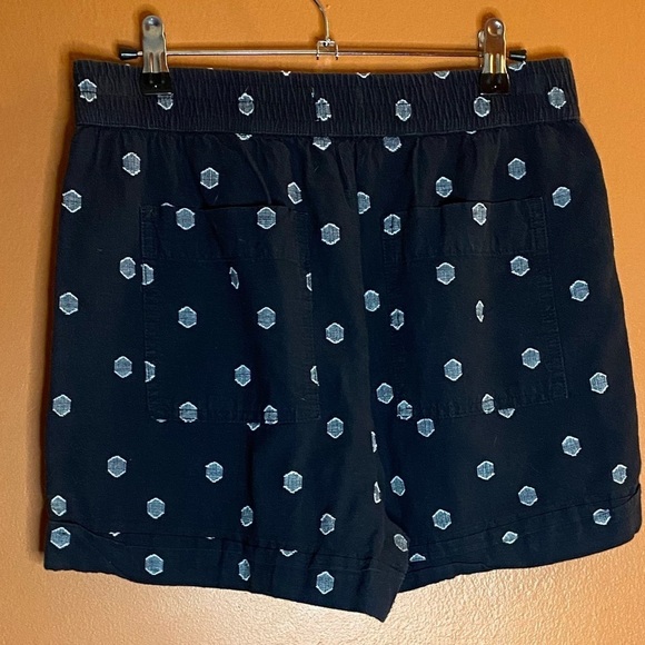 L&G Linen Dot Pull On Shorts - Picture 6 of 7